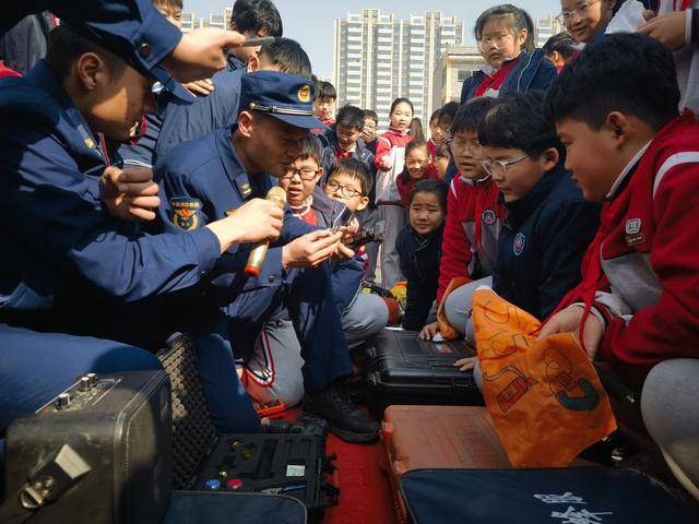 消防宣传进校园 千余名师生学消防安全知识
