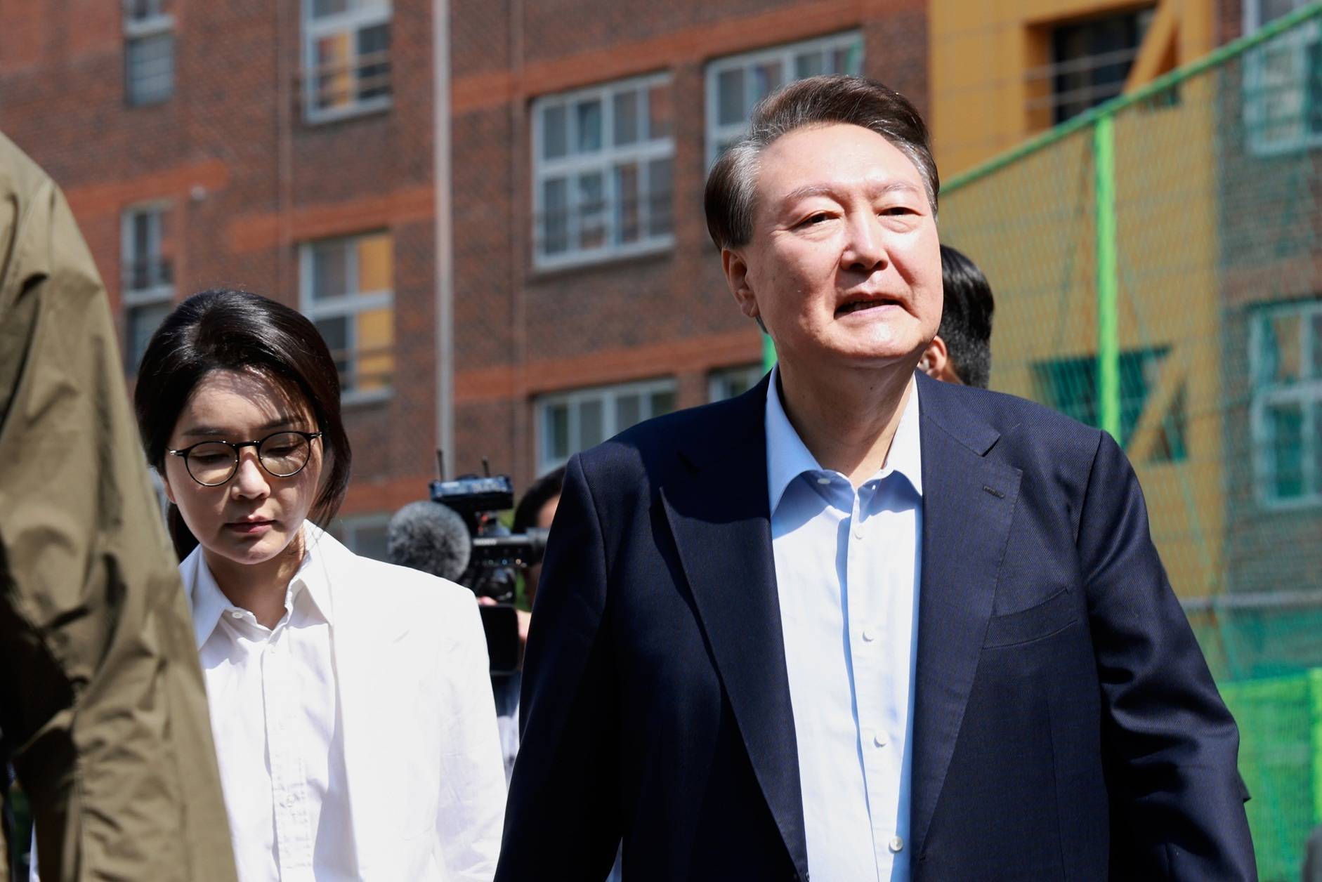 最新！韩总统李在明主持会议，审议通过彻查尹锡悦夫妇的特检法