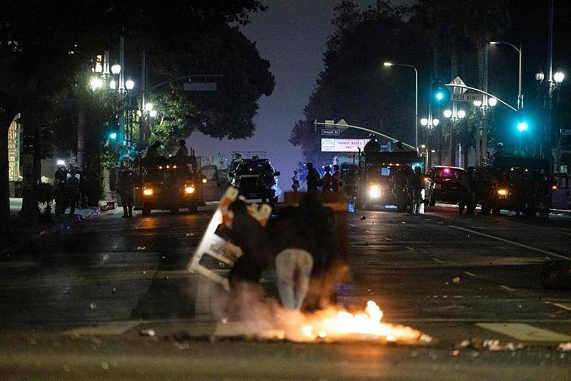 “不想发生内战”，特朗普称如果需要将向加州增派国民警卫队